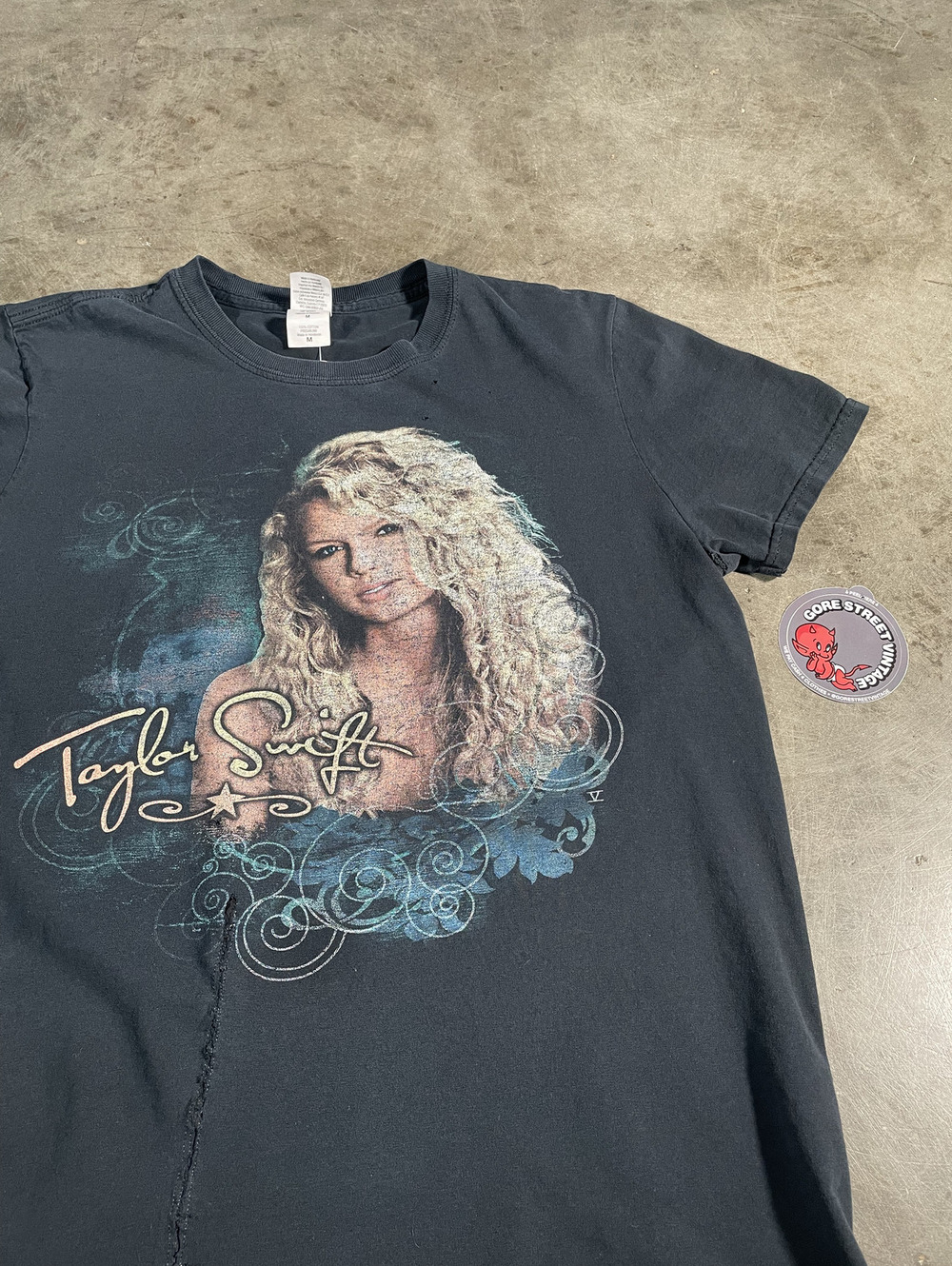 Vintage 2000s Taylor Swift Heavily Distressed Tour Tee 20x26
